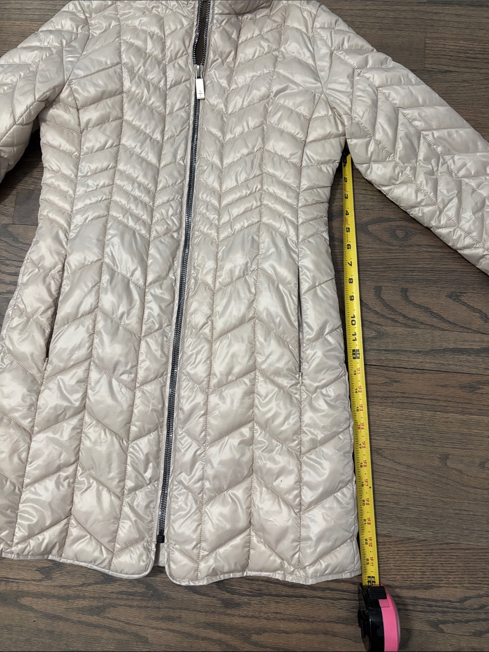 Kenneth Cole Women's Quilted Hooded Puffer Coat in Light Beige - Picture 14 of 16